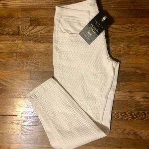 NWT! The Limited Skinny Ankle Textured Pant (4)